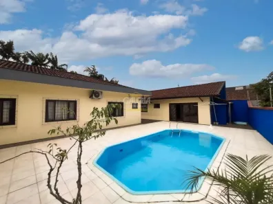 Casa com 3 Quartos à venda, 256m² no Bucarein, Joinville