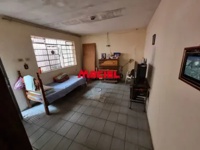 Sobrado com 4 Quartos à venda, 370m² no Jardim Pereira do Amparo, Jacareí