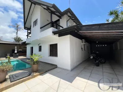 Sobrado com 3 Quartos à venda, 290m² no Itaguá, Ubatuba