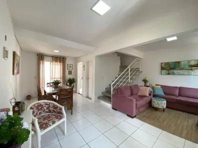 Sobrado com 3 Quartos à venda, 93m² no Jardim Sul, Uberlândia