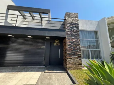 Casa com 3 Quartos para venda ou aluguel, 250m² no Parque da Matriz, Cachoeirinha