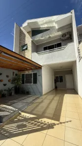Casa com 3 Quartos à venda, 174m² no Zona 28, Maringá