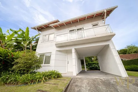 Casa com 3 Quartos à venda, 247m² no Glória, Joinville