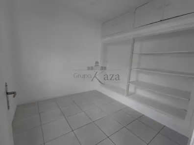 Imóvel Comercial com 3 Quartos para alugar, 241m² no Jardim São Dimas, São José dos Campos