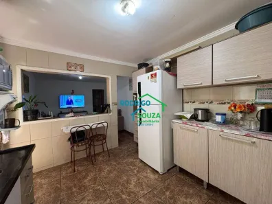 Casa com 3 Quartos à venda, 100m² no Vila Veloso, Carapicuíba