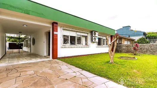 Casa com 3 Quartos à venda, 189m² no Vila Ipiranga, Porto Alegre
