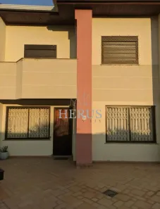 Casa de Condomínio com 3 Quartos para alugar, 183m² no Hugo Lange, Curitiba