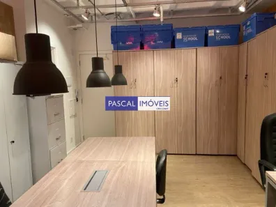Sala Comercial à venda, 32m² no Santo Amaro, São Paulo