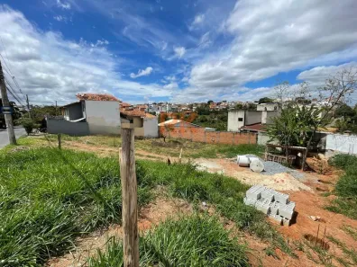 Lote/Terreno à venda, 376m² no Parque Xangri-Lá, Contagem