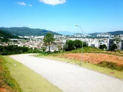 Lote/Terreno à venda, 450m² no Itacorubi, Florianópolis