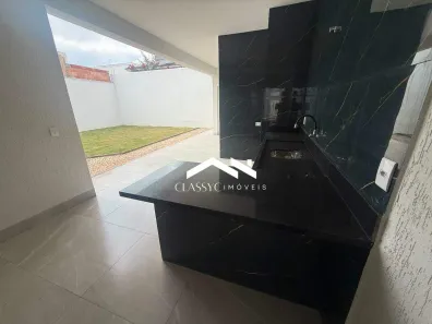Casa com 3 Quartos para alugar, 230m² no Jardim Karaíba, Uberlândia