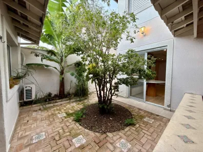 Sobrado com 3 Quartos à venda, 120m² no Loteamento Villa Branca, Jacareí