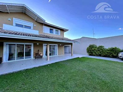 Sobrado com 5 Quartos à venda, 283m² no Centro, Matinhos