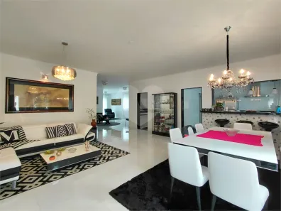 Casa de Condomínio com 4 Quartos à venda, 430m² no Caraguatá, Mairiporã