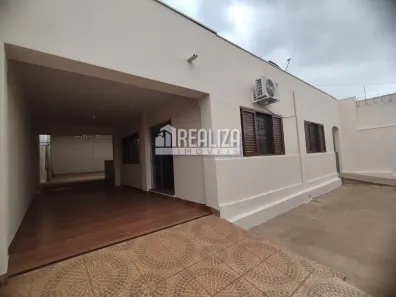 Casa com 2 Quartos à venda, 88m² no Conjunto Costa Telles II, Uberaba
