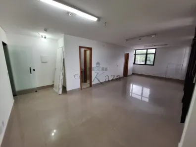 Sala Comercial à venda, 47m² no Centro, São José dos Campos