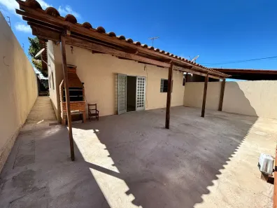 Casa com 3 Quartos para alugar, 170m² no Riacho Fundo I, Brasília