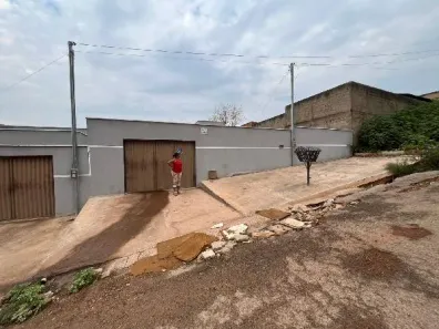 Casa com 2 Quartos à venda, 180m² no Parque Santo Antônio, Santo Antônio do Descoberto