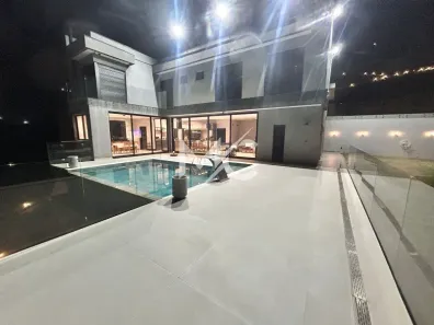 Sobrado com 5 Quartos à venda, 300m² no , Igaratá