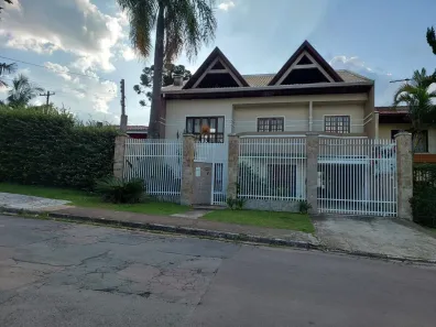 Sobrado com 6 Quartos para alugar, 570m² no Novo Mundo, Curitiba