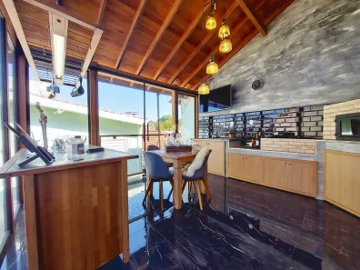 Casa com 4 Quartos à venda, 270m² no Jardim Sabará, Porto Alegre
