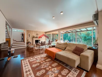 Casa de Condomínio com 3 Quartos à venda, 220m² no Chácara dos Lagos, Carapicuíba