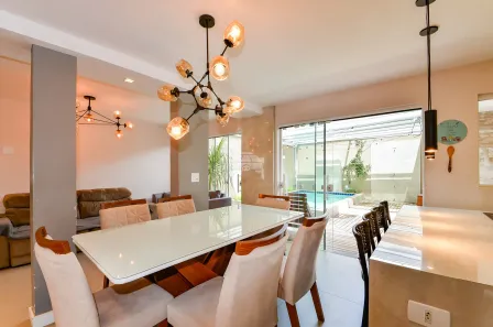 Sobrado com 4 Quartos à venda, 210m² no Cachoeira, Curitiba