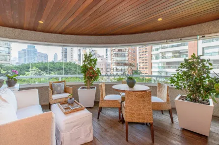 Apartamento com 3 Quartos à venda, 243m² no Vila Uberabinha, São Paulo