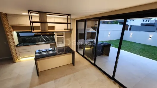 Casa com 4 Quartos à venda, 261m² no São João do Rio Vermelho, Florianópolis