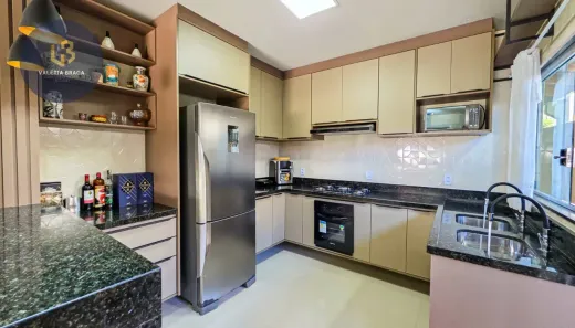Casa de Condomínio com 3 Quartos à venda, 600m² no Flores, Manaus