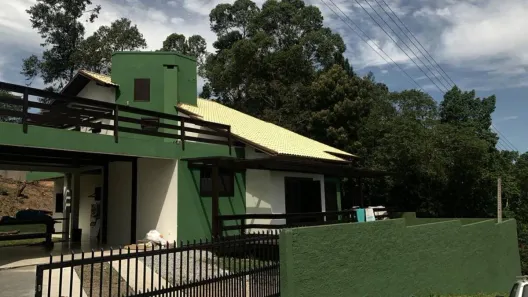 Sobrado com 4 Quartos à venda, 200m² no Florestal, Imaruí