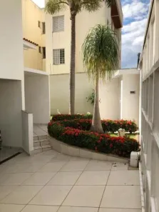 Sobrado com 3 Quartos para alugar, 250m² no Jardim Colina, Uberlândia