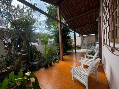 Casa com 4 Quartos à venda, 279m² no Parque Residencial Laranjeiras, Serra