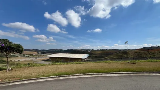 Lote/Terreno à venda, 611m² no São Pedro, Juiz de Fora