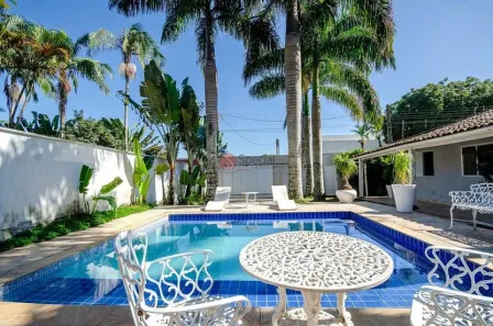 Casa com 4 Quartos à venda, 180m² no Balneário Praia do Pernambuco, Guarujá