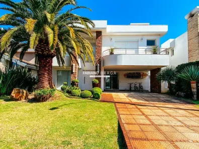 Sobrado com 3 Quartos à venda, 300m² no , Xangri-Lá