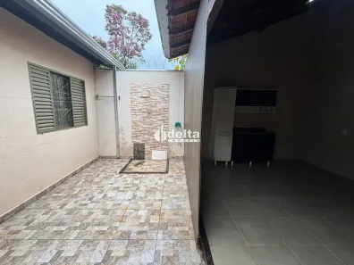 Casa com 4 Quartos para alugar, 170m² no Cidade Jardim, Uberlândia