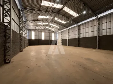 Galpão/Depósito/Armazém para alugar, 550m² no Corveta, Araquari