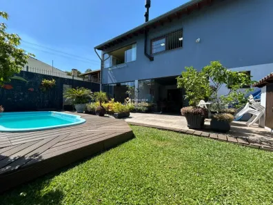 Casa com 5 Quartos à venda, 305m² no Centro, Viamão
