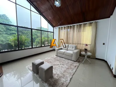 Casa com 5 Quartos à venda, 600m² no Piatã, Salvador