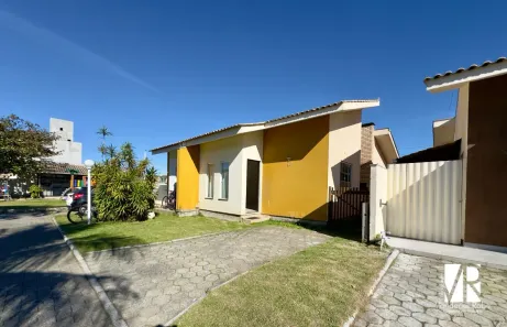 Casa de Condomínio com 2 Quartos para alugar, 60m² no Santa Regina, Camboriú