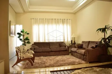 Casa com 3 Quartos para alugar, 350m² no Vila São João da Boa Vista, Bauru