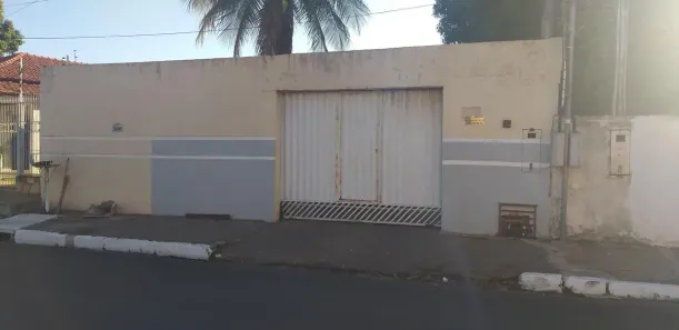 Casa com 3 Quartos para alugar, 150m² no Centro-Sul, Várzea Grande