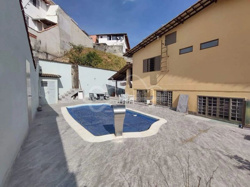 Casa com 5 quartos — Caiçaras, Belo Horizonte