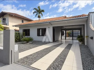 Casa com 3 Quartos à venda, 117m² no Santo Antônio, Joinville