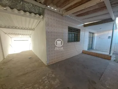 Casa com 2 Quartos para alugar, 100m² no Centro, Montes Claros