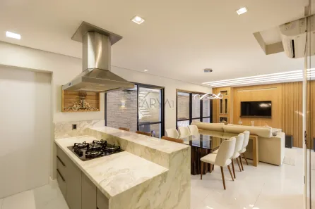 Casa de Condomínio com 3 Quartos à venda, 266m² no Santo Inácio, Curitiba