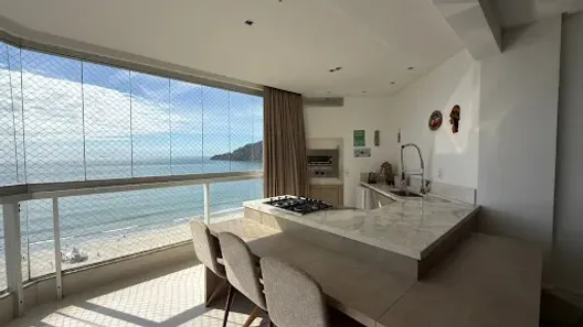 Apartamento com 3 Quartos para alugar, 200m² no Centro, Balneário Camboriú