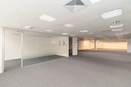 Sala Comercial para alugar, 1050m² no Navegantes, Porto Alegre