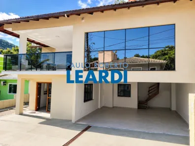 Casa com 5 Quartos para alugar, 400m² no Itacorubi, Florianópolis
